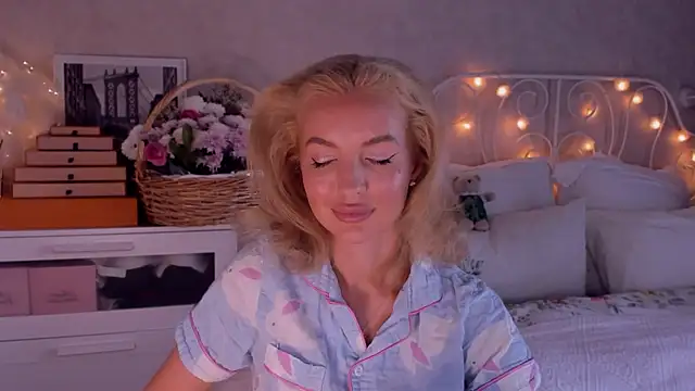 aestetick online show from October 2025 07:00:02 AM