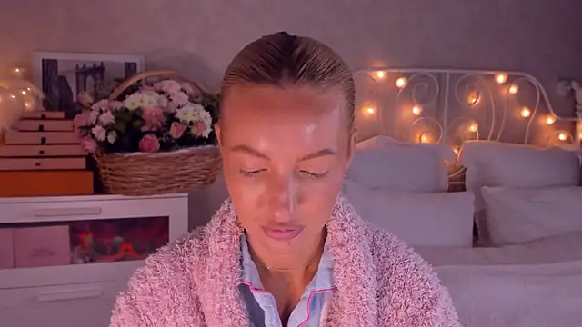 aestetick online show from December 2025 06:51:01 AM