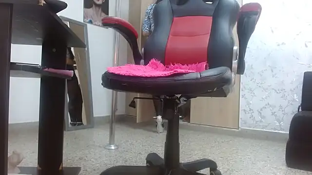 PaulinaRubio  online show from February 2025 07:17:02 PM