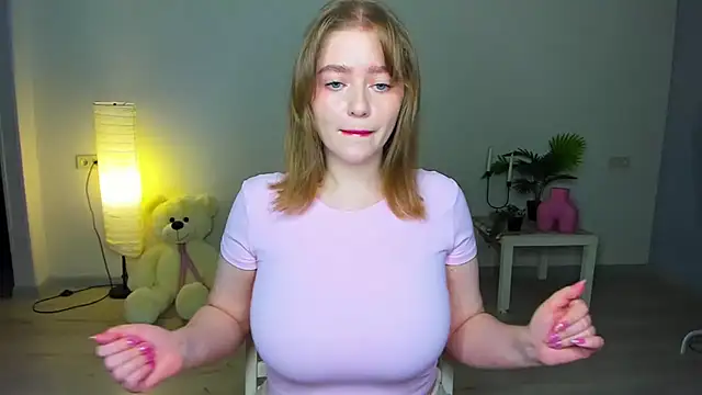 AidaPerry online show from October 2025 06:16:01 PM