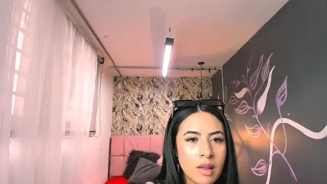 Snapshot of CharlotteeGray_ chatting on February 2025 07:33:01 PM CharlotteeGray online show from February 2025 07:33:01 PM