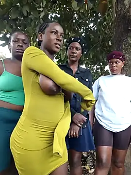 Snapshot of Xtra_bootie chatting on January 2026 07:24:02 AM Xtra bootie online show from January 2026 07:24:02 AM