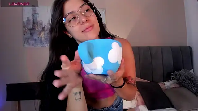 dakotaa   online show from January 2025 10:15:02 PM