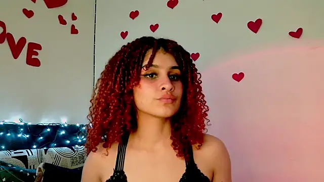 Snapshot of amaia_escotet chatting on February 2025 08:07:02 PM amaia escotet online show from February 2025 08:07:02 PM