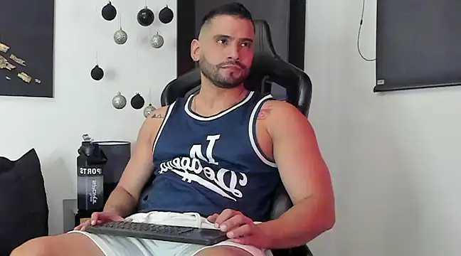 Dereck vega online show from December 2024 09:49:02 PM