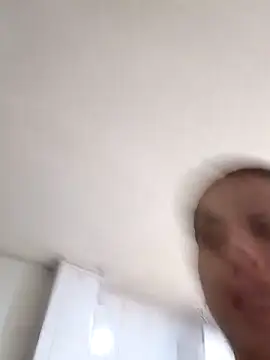 Nahiajhonson  online show from February 2026 01:05:02 PM