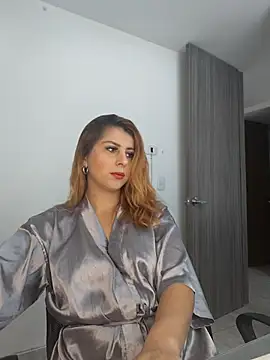 Nahiajhonson  online show from May 2026 12:55:02 PM