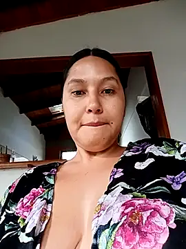 SamaraJay1 online show from May 2026 01:28:02 PM