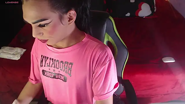 Snapshot of MARGOTFERRER chatting on November 2025 05:17:01 AM MARGOTFERRER online show from November 2025 05:17:01 AM