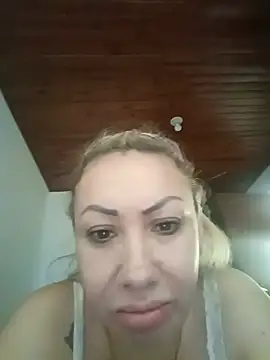 Snapshot of coral_smitth chatting on May 2026 07:11:01 PM coral smitth online show from May 2026 07:11:01 PM