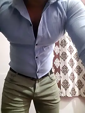 Snapshot of Guyinshortss chatting on March 2026 08:13:01 PM Guyinshortss online show from March 2026 08:13:01 PM