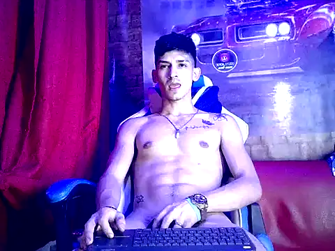 Snapshot of MasterSEX420 chatting on December 2024 04:54:02 AM MasterSEX420 online show from December 2024 04:54:02 AM