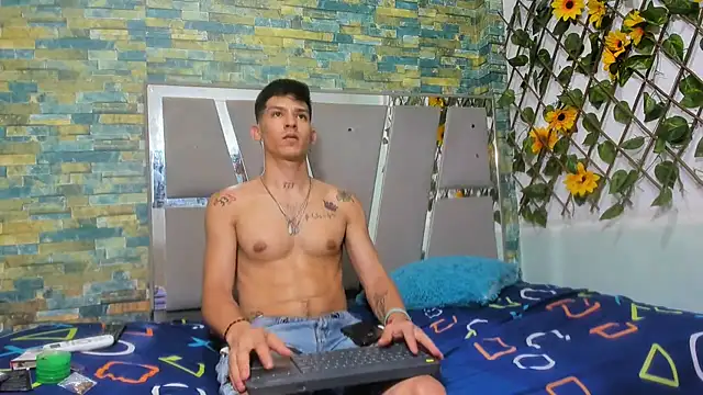 Snapshot of MasterSEX420 chatting on January 2025 06:39:01 PM MasterSEX420 online show from January 2025 06:39:01 PM
