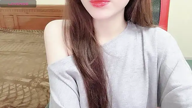 Snapshot of TrinhH_Nabbi chatting on January 2025 01:03:01 PM TrinhH Nabbi online show from January 2025 01:03:01 PM