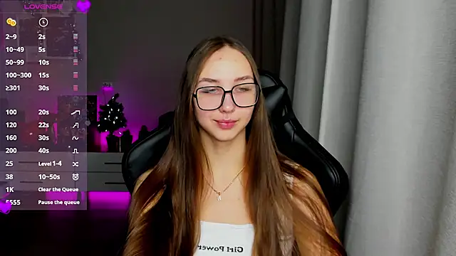 Snapshot of Sm0ly chatting on December 2024 02:08:02 AM Sm0ly online show from December 2024 02:08:02 AM