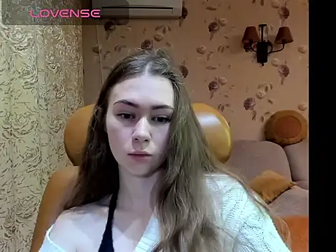 Snapshot of MadeleineWiliams chatting on October 2025 07:22:01 PM MadeleineWiliams online show from October 2025 07:22:01 PM