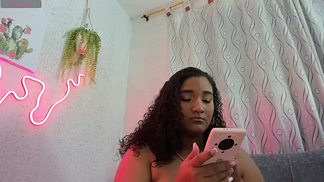 Snapshot of samanthaeliott22 chatting on October 2025 03:03:02 AM samanthaeliott22 online show from October 2025 03:03:02 AM