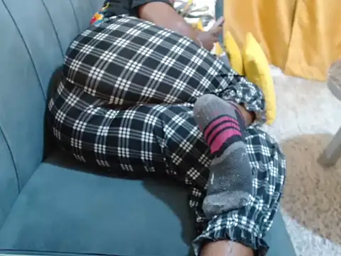 Snapshot of leslysexygirl chatting on March 2026 05:24:02 AM leslysexygirl online show from March 2026 05:24:02 AM