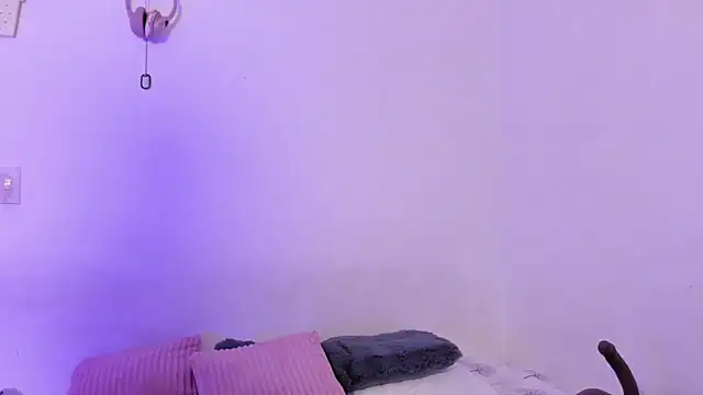 crystalvazquez online show from February 2026 11:47:02 AM