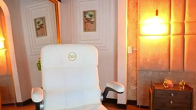 AlessiaLondon online show from April 2026 10:13:02 AM