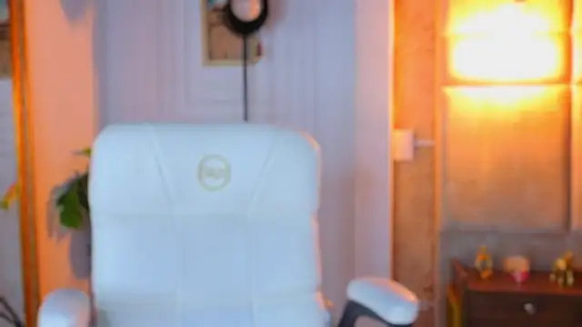 AlessiaLondon online show from May 2026 10:22:02 AM