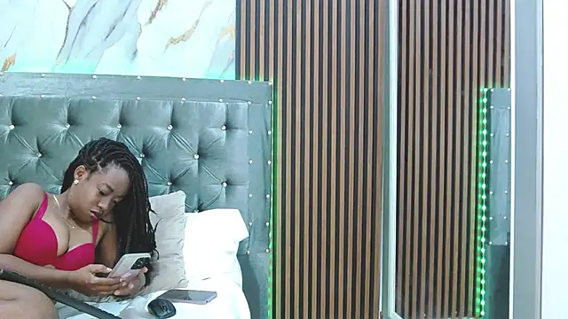 Snapshot of AshleyMontana chatting on March 2026 03:27:01 PM AshleyMontana online show from March 2026 03:27:01 PM