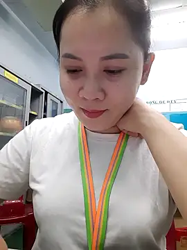 Benlla2802 online show from December 2024 03:28:02 PM