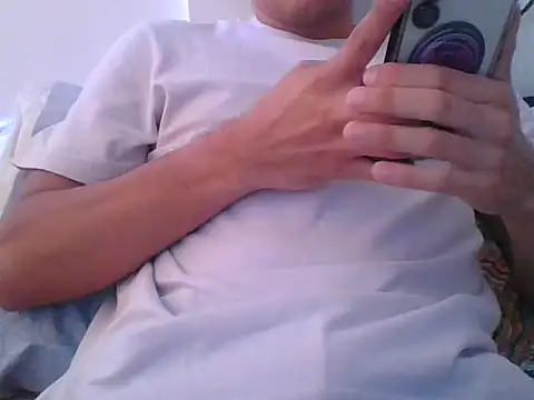 Snapshot of Juan2323hot chatting on October 2025 08:08:01 PM Juan2323hot online show from October 2025 08:08:01 PM