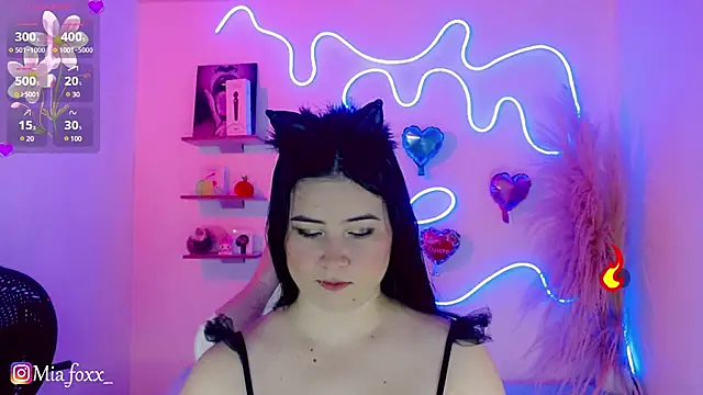 Mia foxx  online show from January 2025 09:04:02 PM