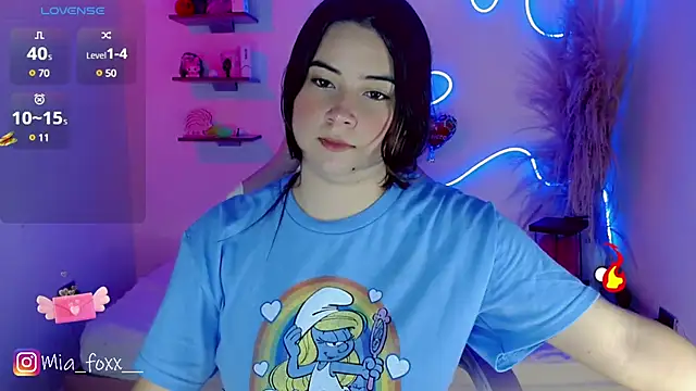 Mia foxx  online show from March 2025 09:13:02 PM