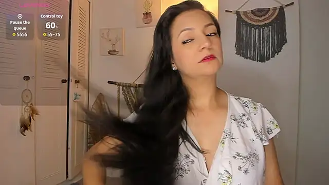 anaruiz  online show from May 2026 12:41:01 AM