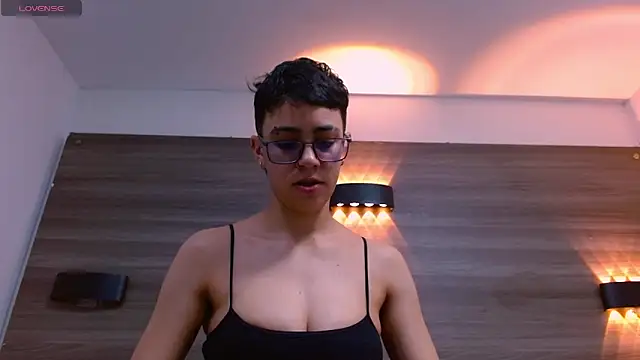 Snapshot of Cutie_Shy_ chatting on February 2025 07:26:01 PM Cutie Shy online show from February 2025 07:26:01 PM