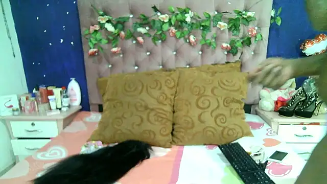 Snapshot of ValeriaTsx chatting on November 2025 12:06:01 PM ValeriaTsx online show from November 2025 12:06:01 PM