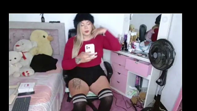 Snapshot of kim_hot69_ chatting on November 2025 12:38:01 PM kim hot69 online show from November 2025 12:38:01 PM