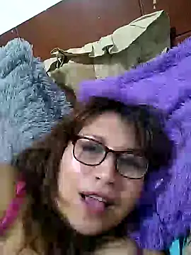 Snapshot of Kazsandraa chatting on February 2025 06:06:01 PM Kazsandraa online show from February 2025 06:06:01 PM