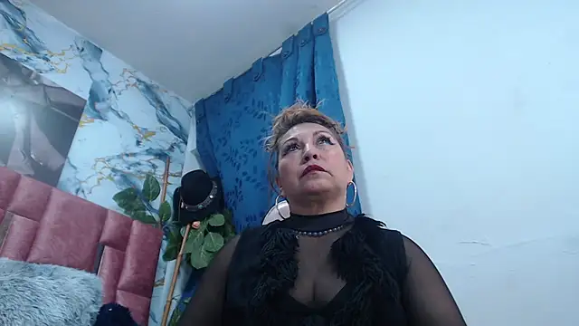 Kazsandraa online show from March 2026 11:38:01 PM