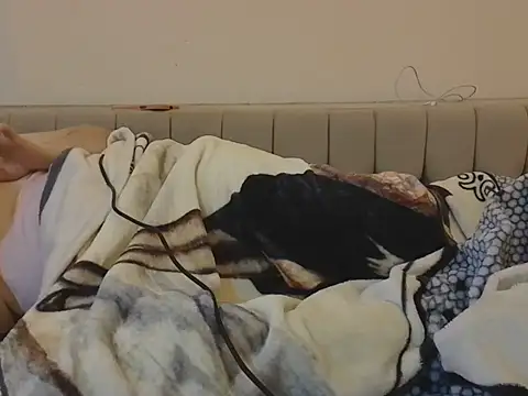 Snapshot of Soinanai chatting on December 2025 02:33:01 PM Soinanai online show from December 2025 02:33:01 PM