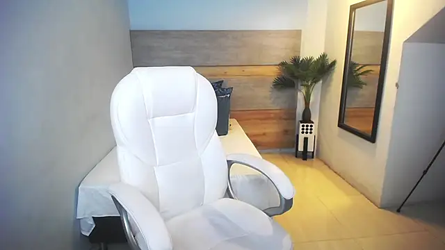 liseth fox online show from January 2025 01:58:02 AM