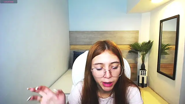 liseth fox online show from March 2025 07:55:02 PM