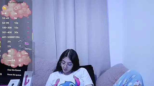 lessliee22  online show from July 2026 07:36:01 AM