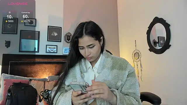 lara madisson online show from September 2025 12:11:01 AM