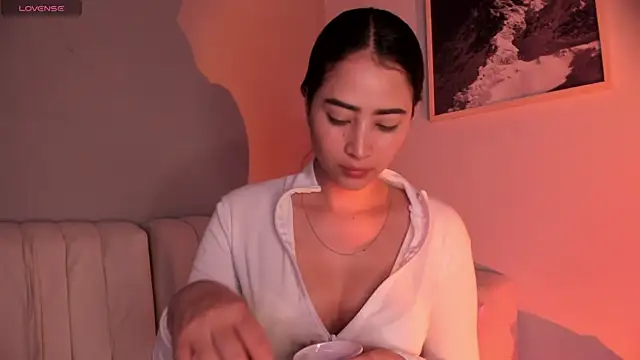 lara madisson online show from May 2026 07:25:01 AM