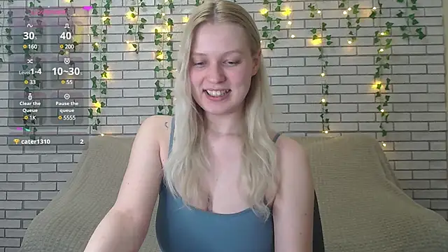 Snapshot of EmiliaDuchess chatting on February 2025 02:38:02 PM EmiliaDuchess online show from February 2025 02:38:02 PM