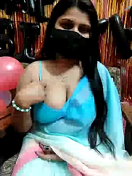 Snapshot of Hotty-simran chatting on February 2025 10:26:02 AM Hotty-simran online show from February 2025 10:26:02 AM