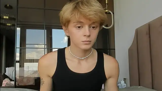 agelandreww online show from April 2026 10:46:01 AM