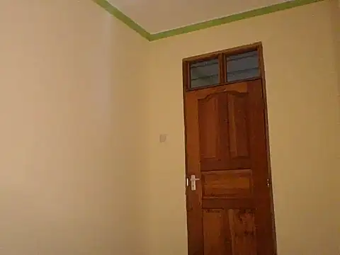 Apple bitch online show from October 2025 04:13:01 AM