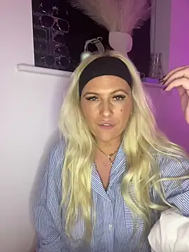 Snapshot of Arabellalee23 chatting on January 2025 11:14:01 PM Arabellalee23 online show from January 2025 11:14:01 PM