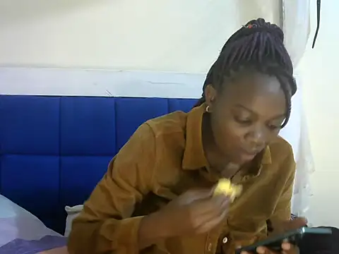 Snapshot of beauty_petite chatting on October 2025 05:50:02 AM beauty petite online show from October 2025 05:50:02 AM