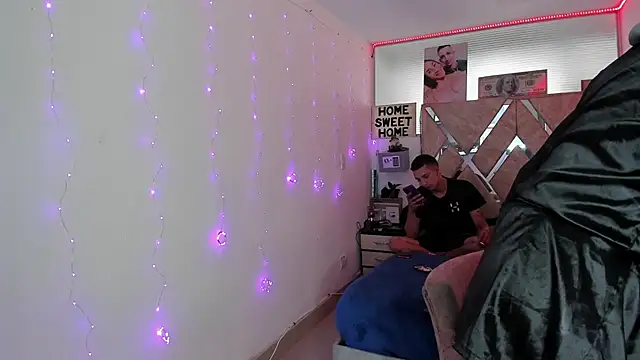 Snapshot of parejacaliente20154 chatting on February 2026 04:04:02 PM parejacaliente20154 online show from February 2026 04:04:02 PM