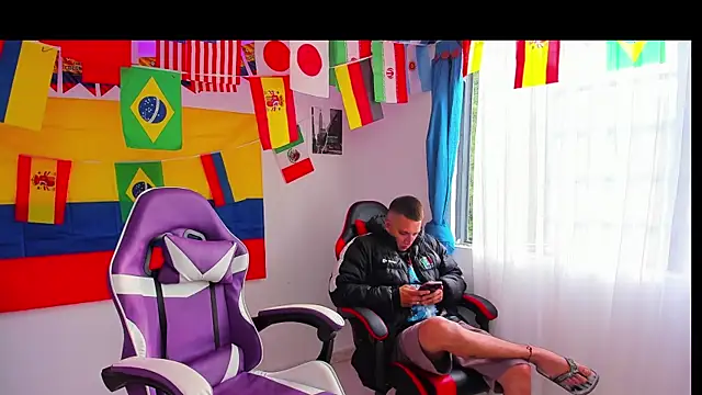 parejacaliente20154 online show from July 2026 11:37:02 AM